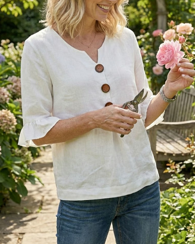 Sofía | Blusa lisa de algodón y lino con botones de madera y volantes